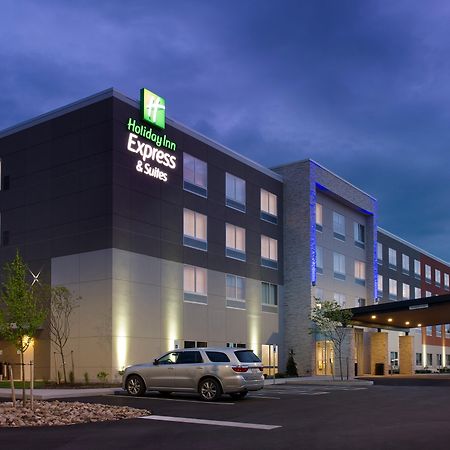 Holiday Inn Express & Suites By Ihg Altoona By Ihg Exterior foto